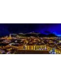 Panorámica Nocturna de Xàtiva – Luz, Historia y Profundidad Urbana