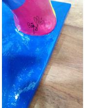 Escultura Original de Juan Ripollés – Explosión de Color y Vitalidad (35 x 38 cm)