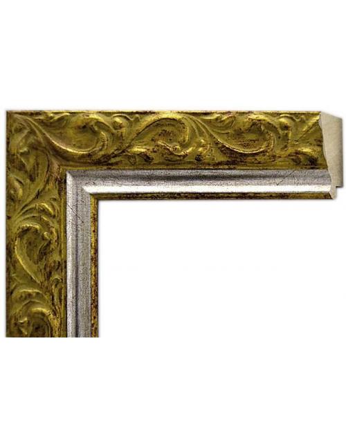 Marco a medida de color dorado y relieves de madera