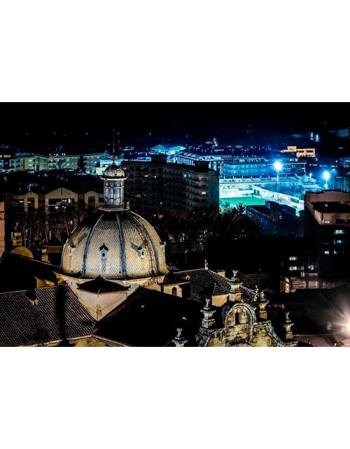 Lámina Fotográfica Cúpula Nocturna y Luces de Ciudad
