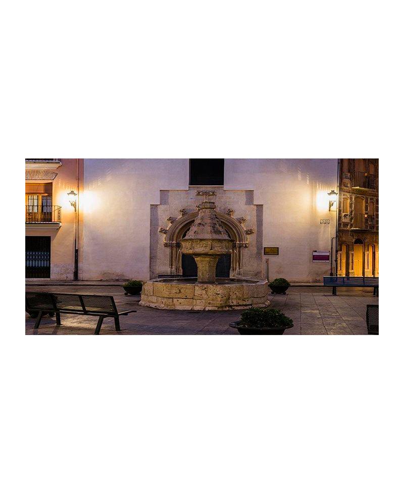 Fotografía de la fuente y convento de los trinitarios. alta calidad