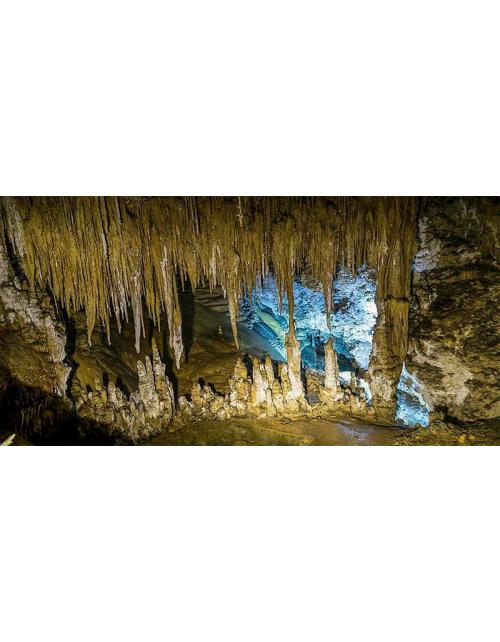fotografía de la cueva "Avenc Ample" en Alicante