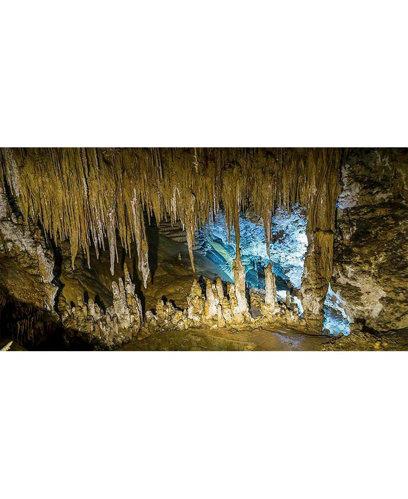 fotografía de la cueva "Avenc Ample" en Alicante