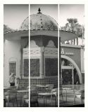 Tríptico Fotográfico Quiosco Modernista en Blanco y Negro - 34x42 cm