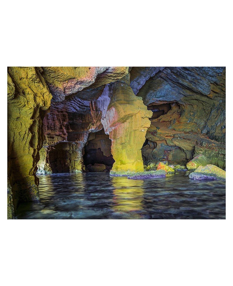 Interior de la cova Tallada